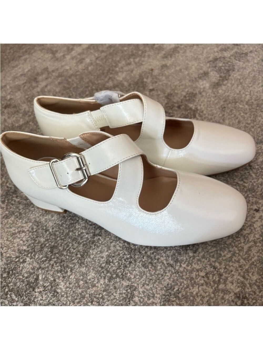 NEW -White Flats shoes with Buckle Detail